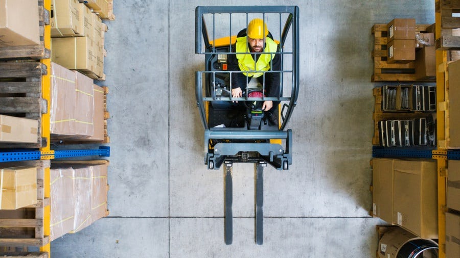 Veilig werken met vorkheftrucks en andere transportwerktuigen