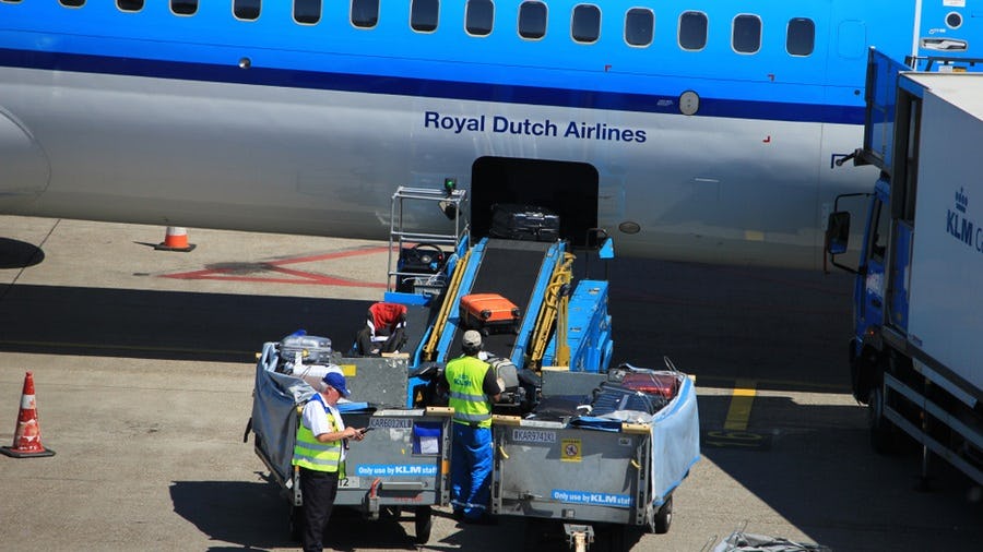 Schiphol: je krijgt er een zere rug van. Is een massaclaim haalbaar?