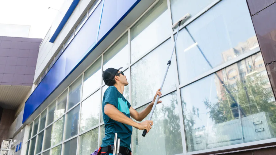 Telescopisch wassysteem zorgt voor grote fysieke belasting van glazenwassers