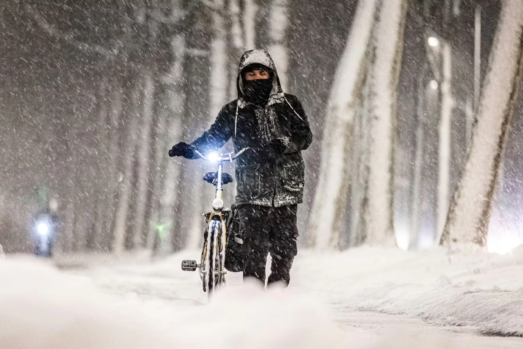 Veilig werken bij extreem weer: van weerprotocol tot thermokleding
