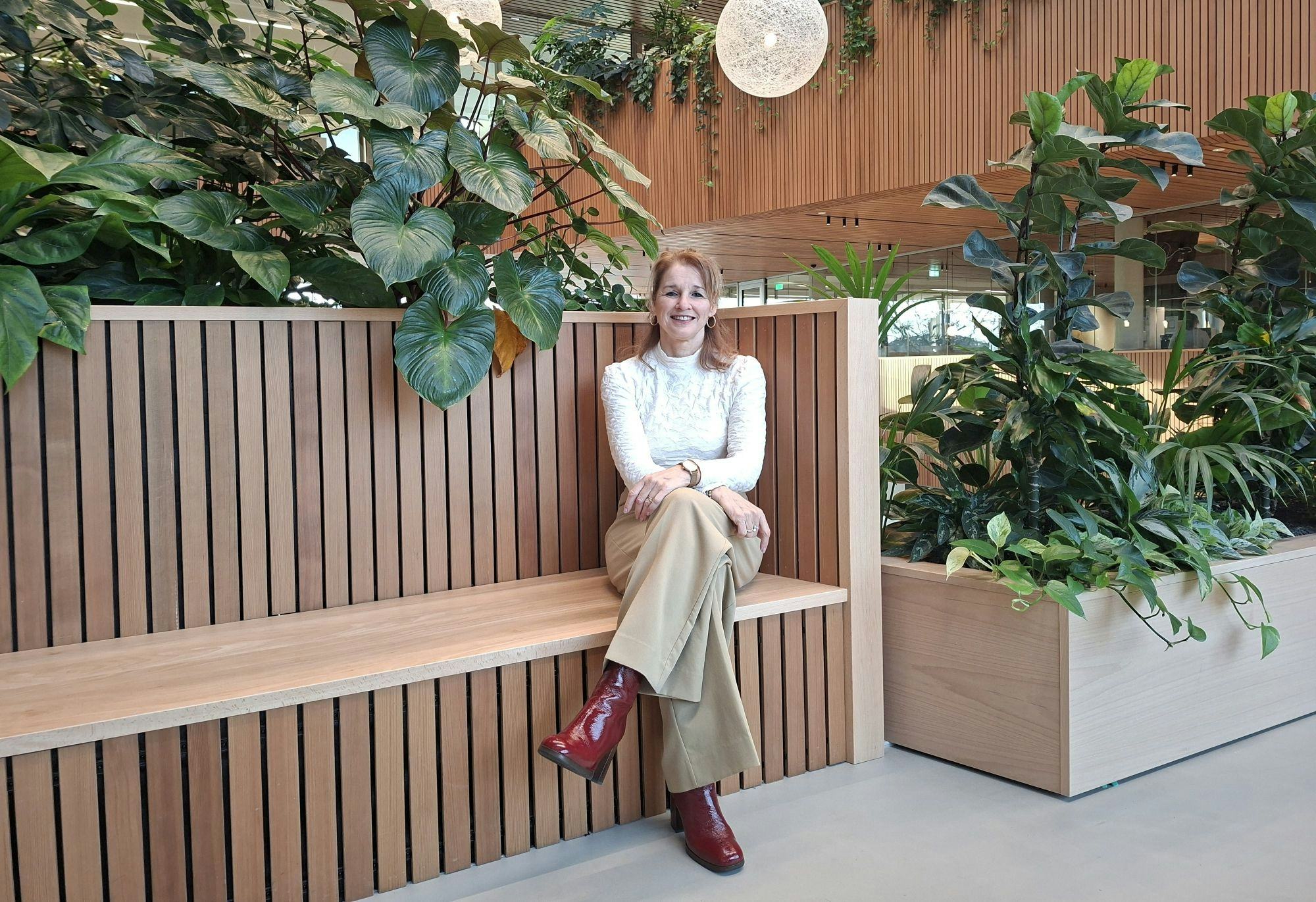 Hendrien Prummel in het nieuwe gemeentehuis van Rheden